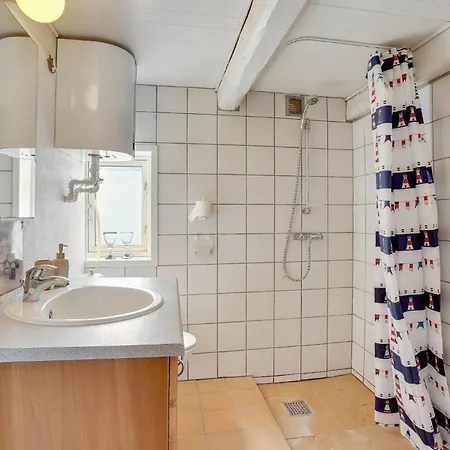 1 Bedroom Cozy In Semesterbostad *