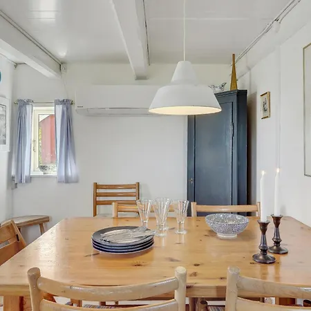 1 Bedroom Cozy In