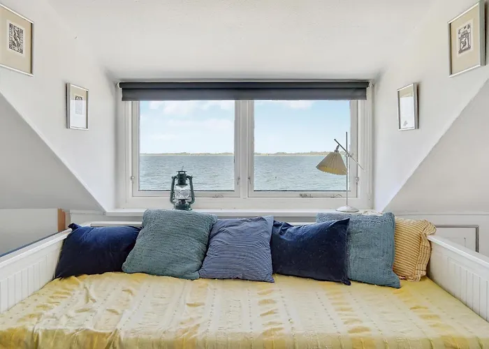 1 Bedroom Cozy In * Mesinge